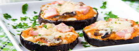 мини-пиццы на баклажане с соусом пассата и сыром джюгас. Шаг 14