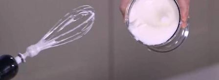 бисквитный омлет с козьим сыром и розмариновым песто. Шаг 3