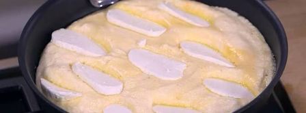 бисквитный омлет с козьим сыром и розмариновым песто. Шаг 9