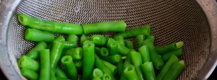 фриттата со стручковой фасолью помидорами черри и грибами. Шаг 4