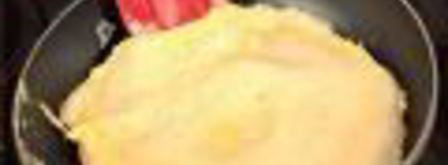 нежный омлет с копченой рыбой. Шаг 5