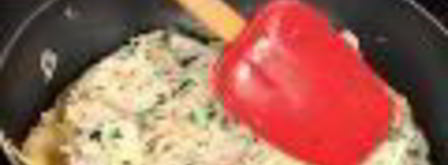 нежный омлет с копченой рыбой. Шаг 6