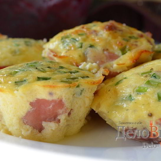 Рецепт омлета с беконом в формочках