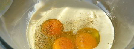 омлет с беконом в формочках. Шаг 3