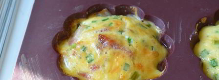 омлет с беконом в формочках. Шаг 9