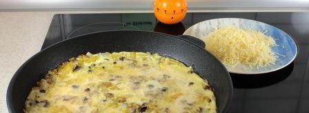 омлет с грибами и картофелем. Шаг 5