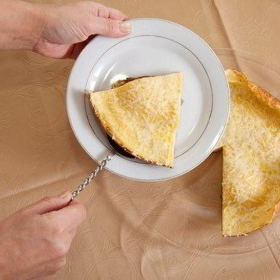 Рецепт омлета с карамелизованной грушей, горгонзолой, беконом и орехами пекан