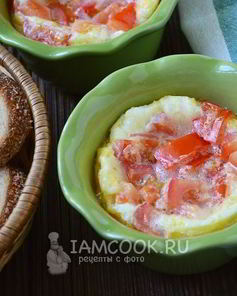 Омлет с колбасой и помидорами в духовке