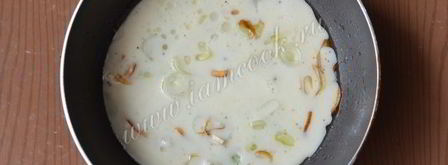 омлет с луком-пореем и кинзой. Шаг 6