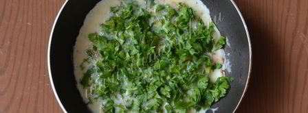 омлет с луком-пореем и кинзой. Шаг 7