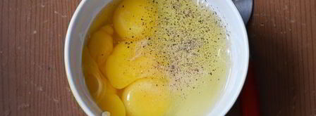 омлет с сосисками и помидорами. Шаг 7