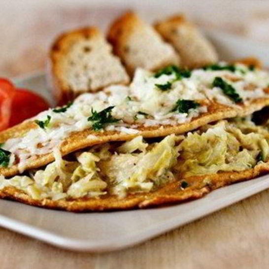Рецепт омлета с сыром и капустной начинкой