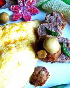 Омлет с тефтельками Мишка под одеялом