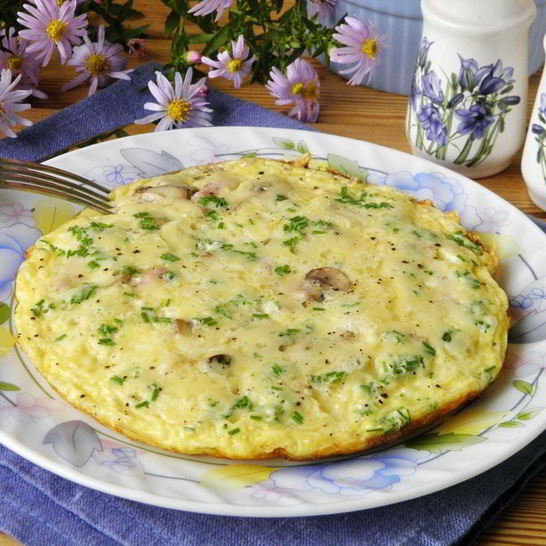 Рецепт омлета с ветчиной, грибами и сыром