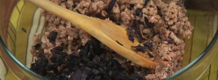 деревенский паштет с маринованным виноградом и персиками. Шаг 3