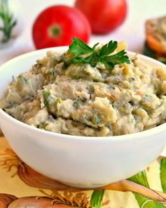 Паштет из фасоли с луком и оливками