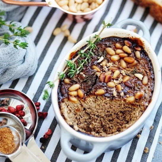 Рецепт печеночного паштета с творожным сыром и кедровыми орешками