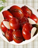 Помидоры с ботвой и укропом