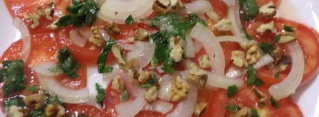 пряная закуска из помидоров с чесноком и орехами. Шаг 3