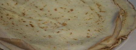 блинные роллы с крабовыми палочками и кукурузой. Шаг 3