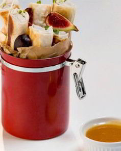 Креветочные роллы с инжиром и апельсиновым соусом