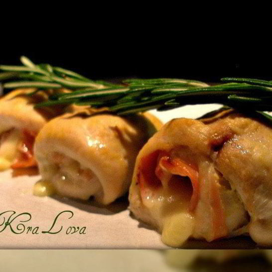 Рецепт куриных роллов с беконом и сыром