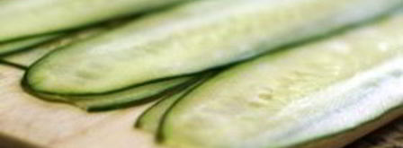 ролл с огурцом. Шаг 2