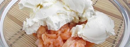 роллы из блинов с начинкой. Шаг 3