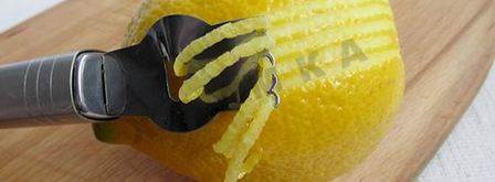 роллы из блинов с начинкой. Шаг 4