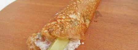 роллы из блинов с начинкой. Шаг 10