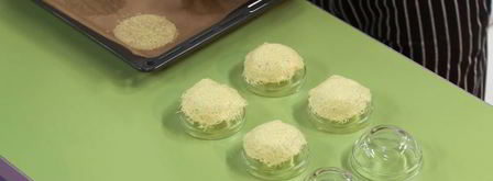 роллы из свинины и рис в сырной корзиночке. Шаг 5