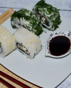 Роллы навыворот со скумбрией