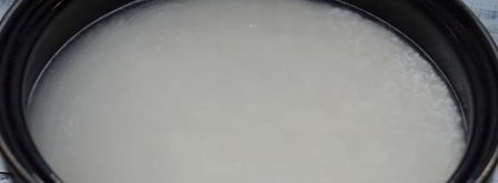 роллы навыворот со скумбрией. Шаг 2