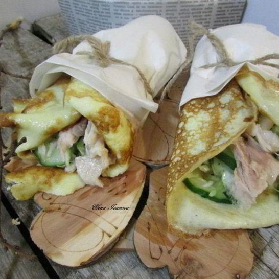 Рецепт роллов с яичных блинчиков с курицей и салатом
