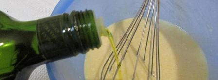 роллы с яичных блинчиков с курицей и салатом. Шаг 5