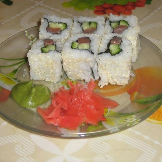 Рецепт роллов урамаки рисом наружу
