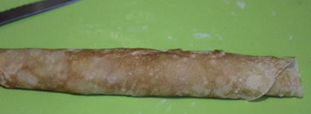 блинные рулетики с красной икрой. Шаг 4