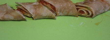 блинные рулетики с красной икрой. Шаг 5