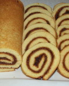 Быстрый рулет на сгущенном молоке