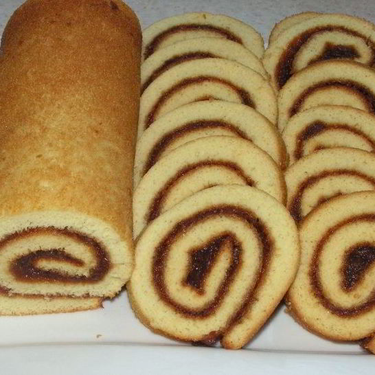 Рецепт быстрого рулета на сгущенном молоке