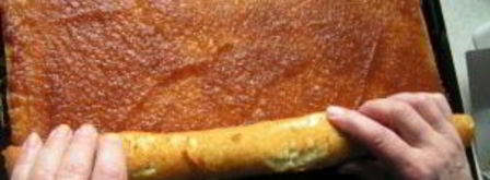 быстрый рулет на сгущенном молоке. Шаг 6