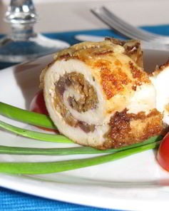 Куринные рулетики с начинкой из слив