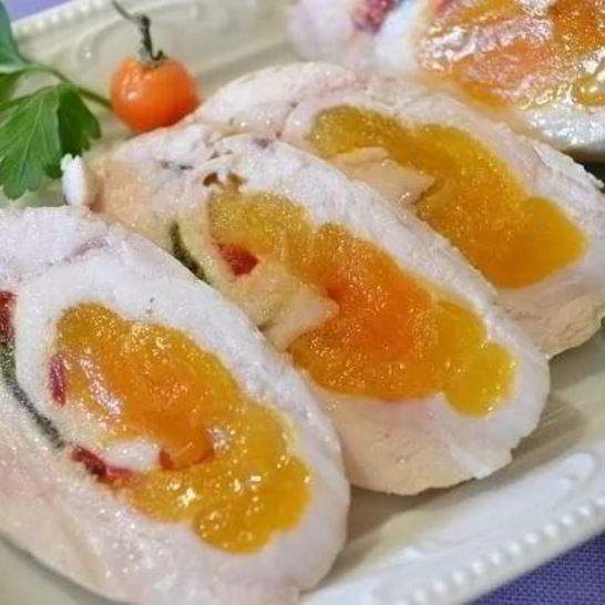Рецепт куриных рулетиков с курагой и горьким перцем