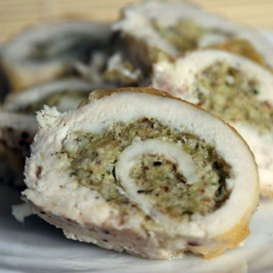 Рецепт куриных рулетиков с миндально-мятной начинкой