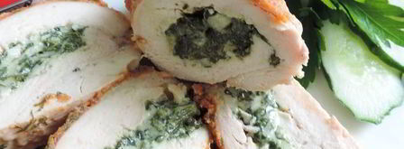 куриные рулетики со шпинатом под сметанно-томатным соусом. Шаг 13