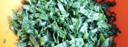 куриные рулетики со шпинатом под сметанно-томатным соусом. Шаг 5