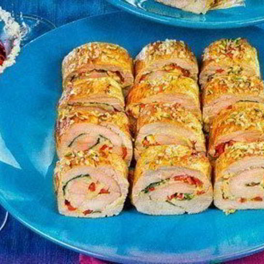 Рецепт куриных рулетиков в кунжуте с сыром и перцем