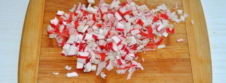 рулет из лаваша с крабовой начинкой. Шаг 3