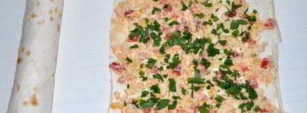 рулет из лаваша с крабовой начинкой. Шаг 5