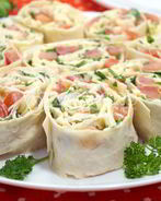 Рулет из лаваша с помидорами сыром